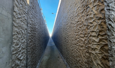 Murs de soutènement matricés pour l'A10 à Orleans - France.